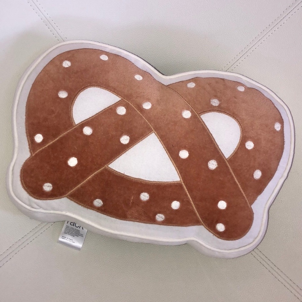 Pretzel Pillow
